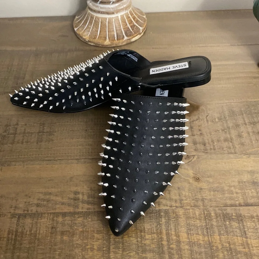 Steve Madden Spiked Pointed Toe Slide On Flats - Picture 1 of 6